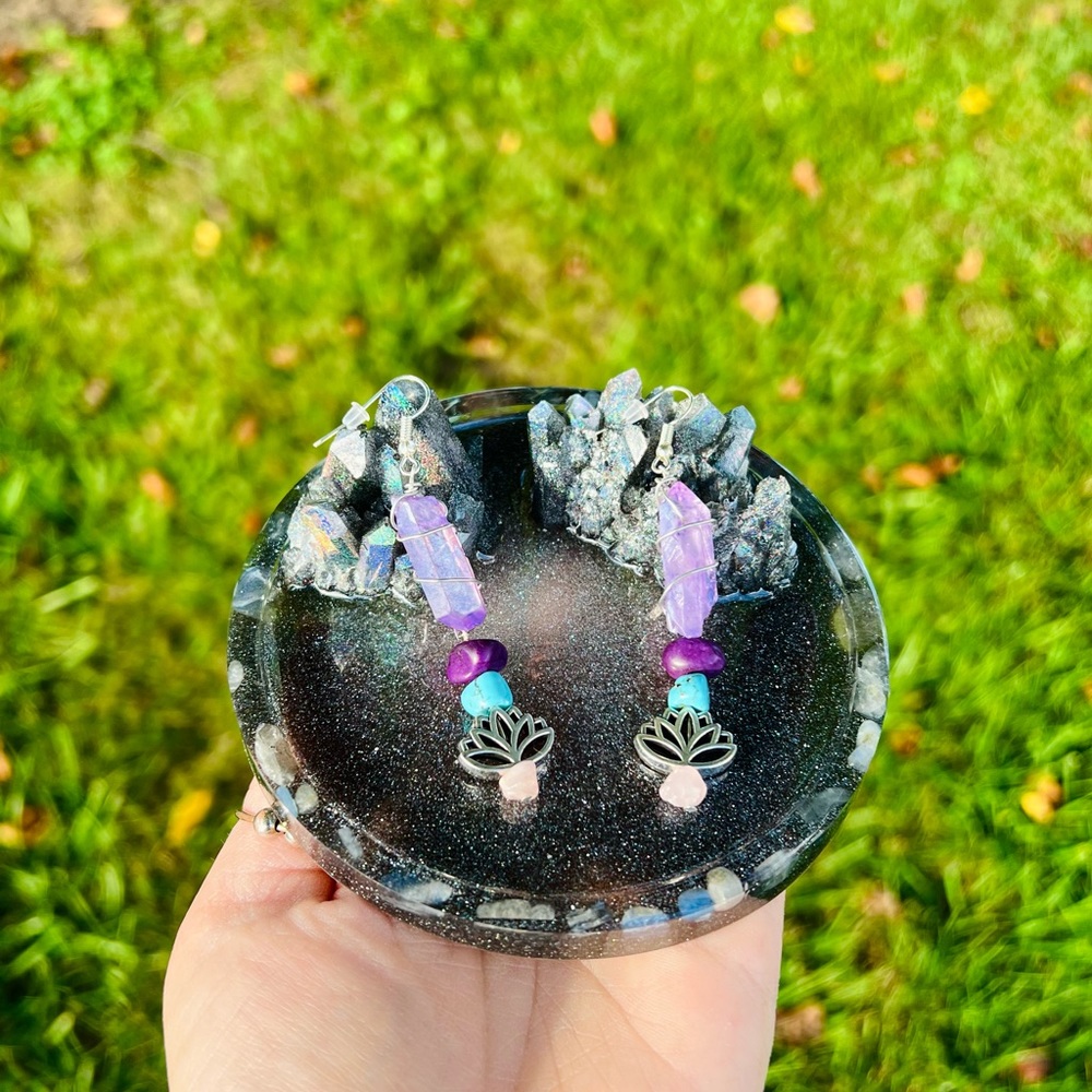 ✨ Lavender Aura Healing Earrings ✨